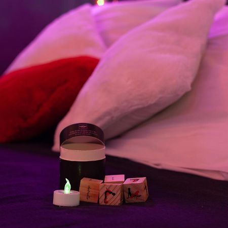 Love Room Avec Balneo Toulon Exteriér fotografie