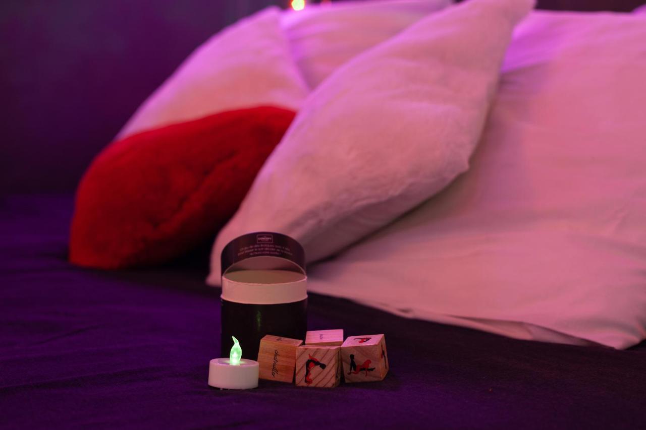 Love Room Avec Balneo Toulon Exteriér fotografie