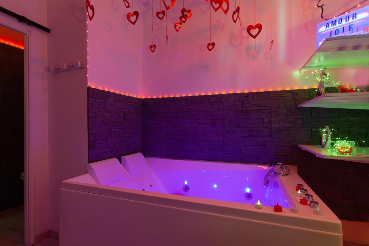 Love Room Avec Balneo Toulon Exteriér fotografie