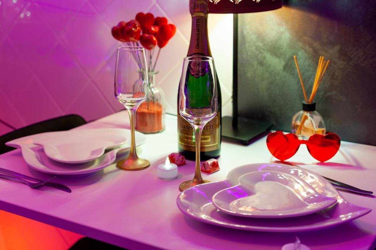 Love Room Avec Balneo Toulon Exteriér fotografie