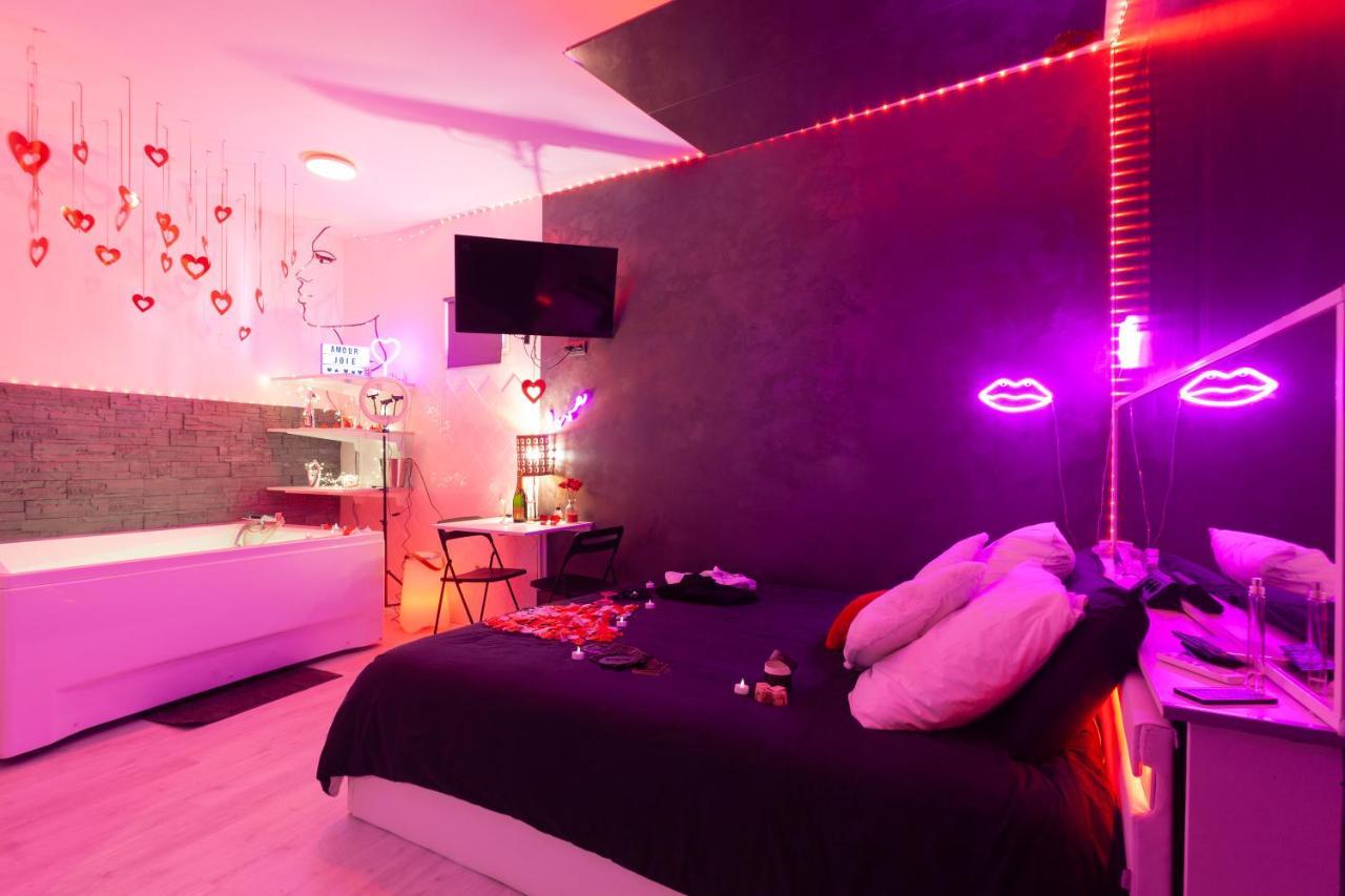 Love Room Avec Balneo Toulon Exteriér fotografie