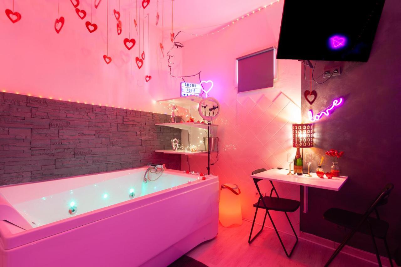 Love Room Avec Balneo Toulon Exteriér fotografie